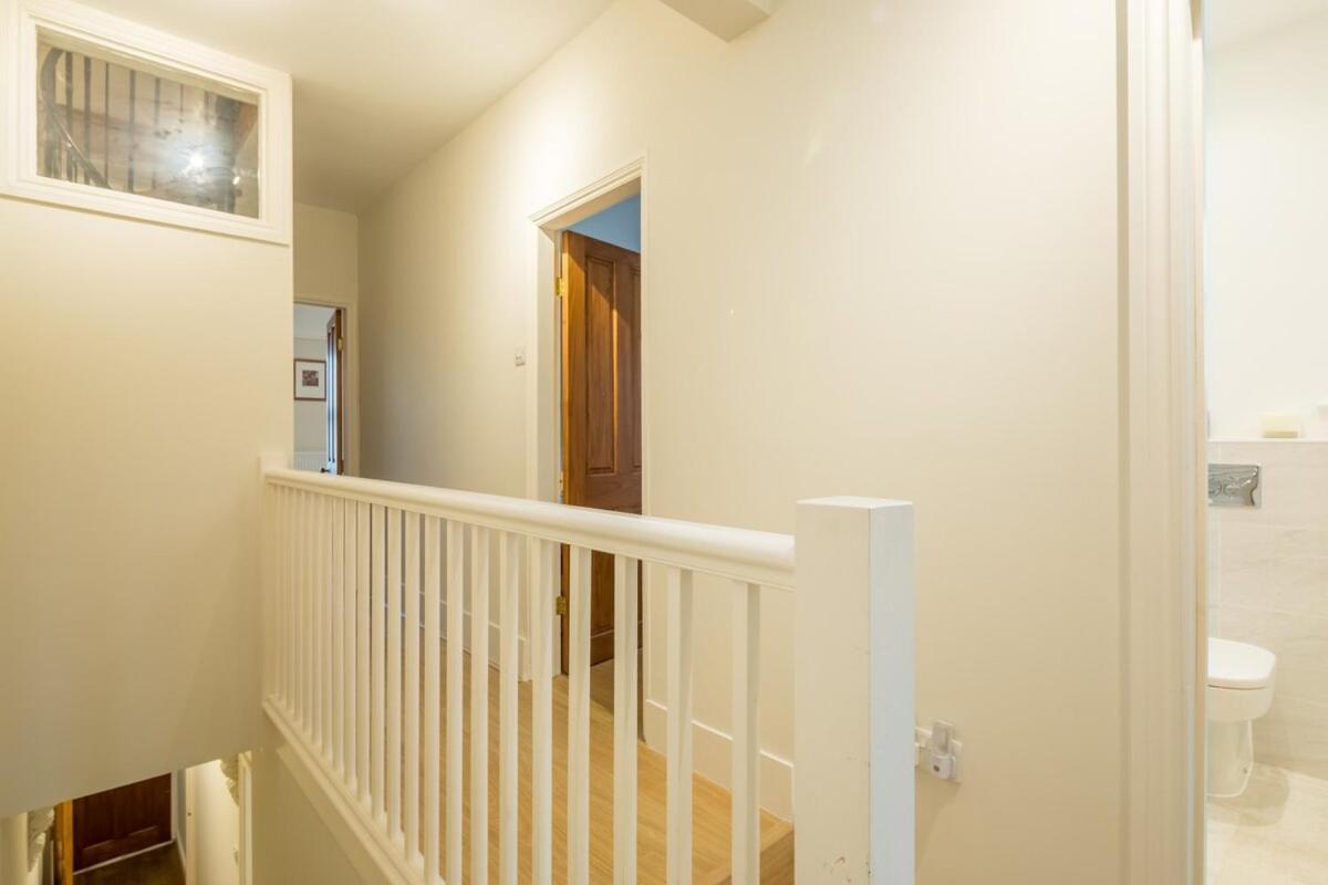 Large 4 Bedroom Home With Garden And Free Parking Кембридж Екстер'єр фото