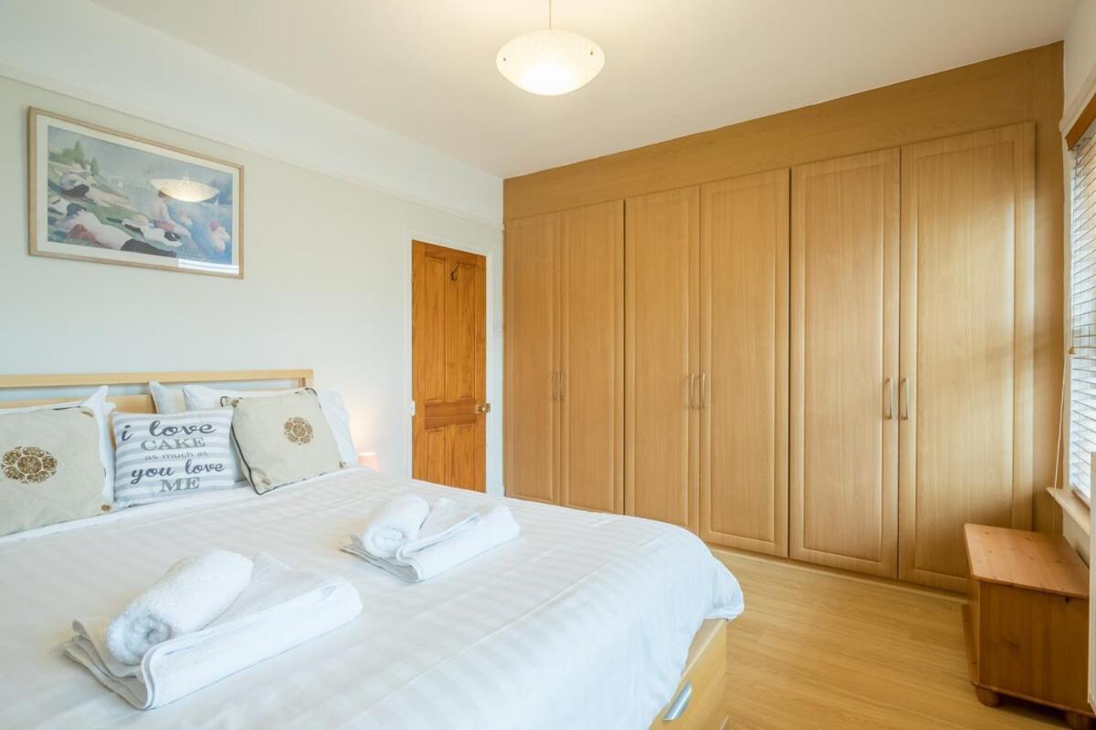 Large 4 Bedroom Home With Garden And Free Parking Кембридж Екстер'єр фото